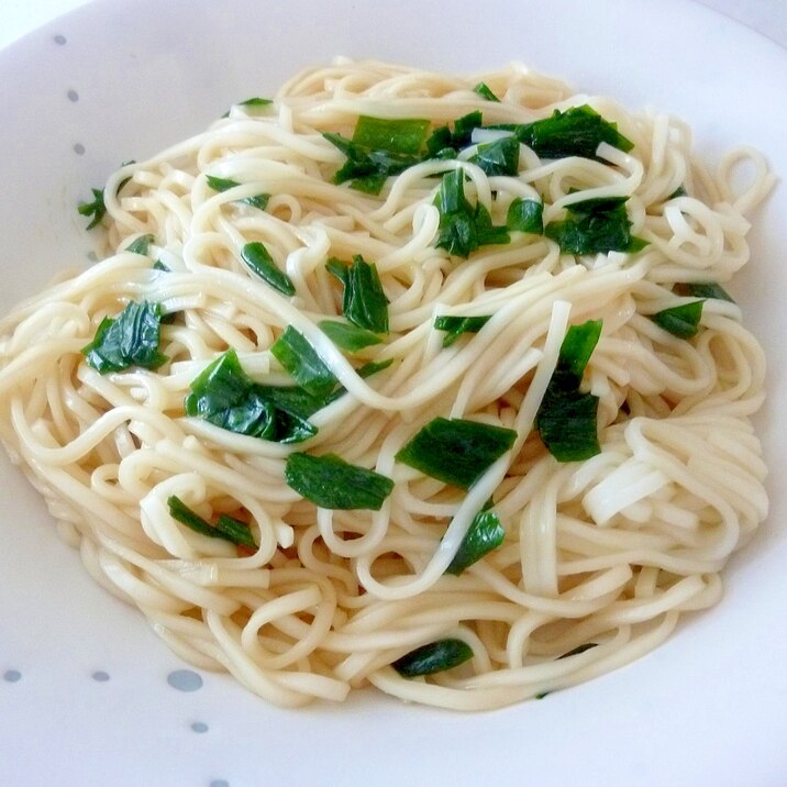 ☆ゆでた麺に和えるだけ♪　にらそうめん☆